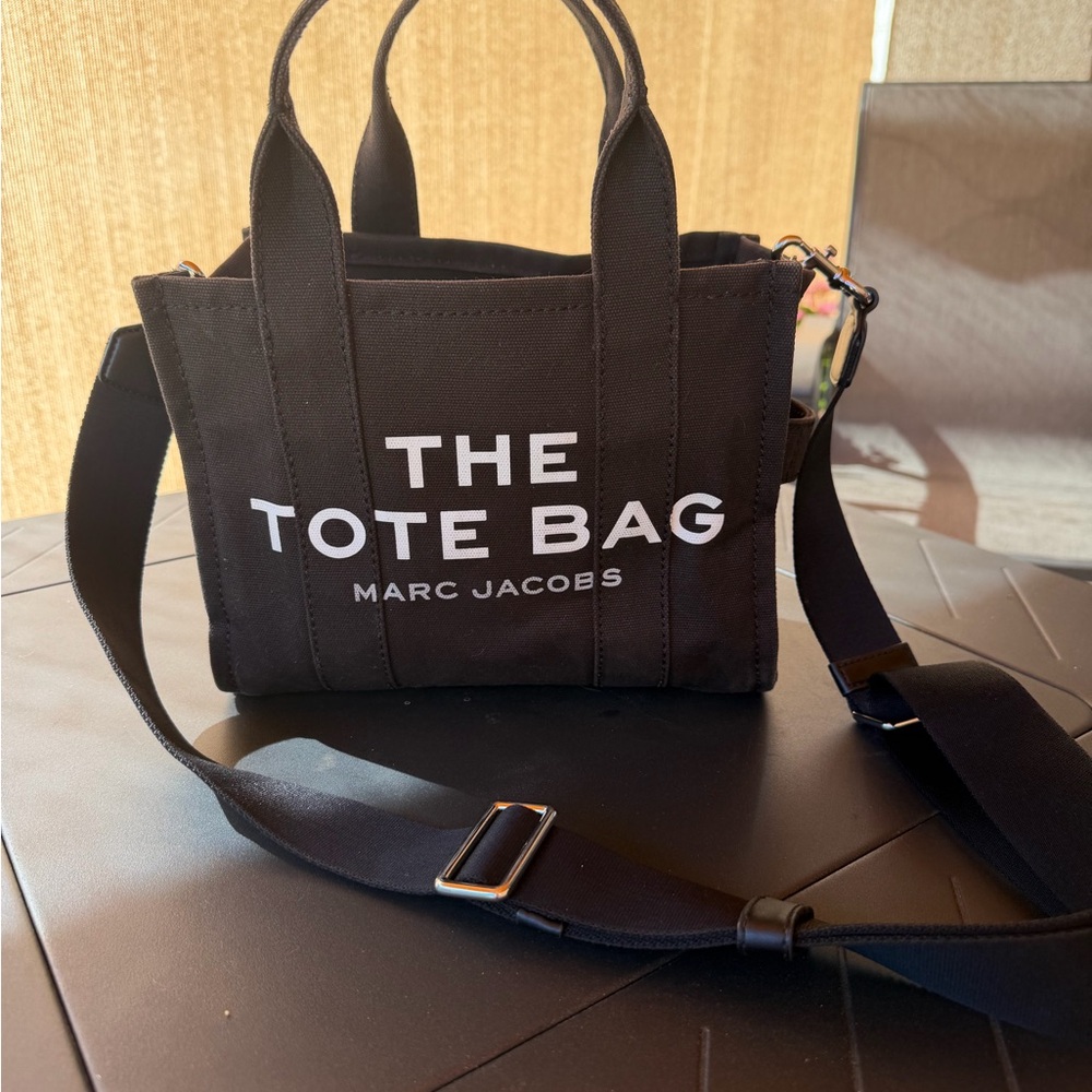 Marc Jacobs Black Messenger Bag